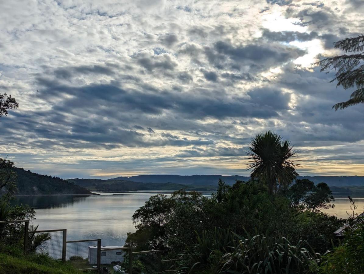 Cox Bay Cottage Raglan Eksteriør bilde